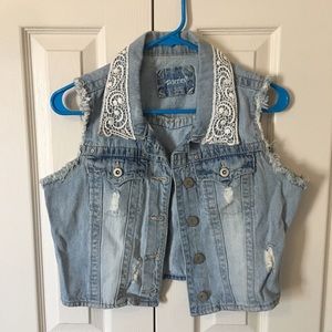 Sleeveless Cropped Jean Jacket
